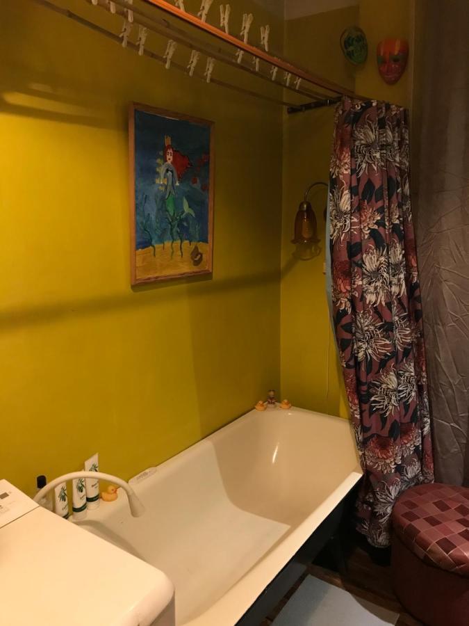Cozy Condo For Up To 3 Travellers, With Kitchen And Bath Riga Luaran gambar